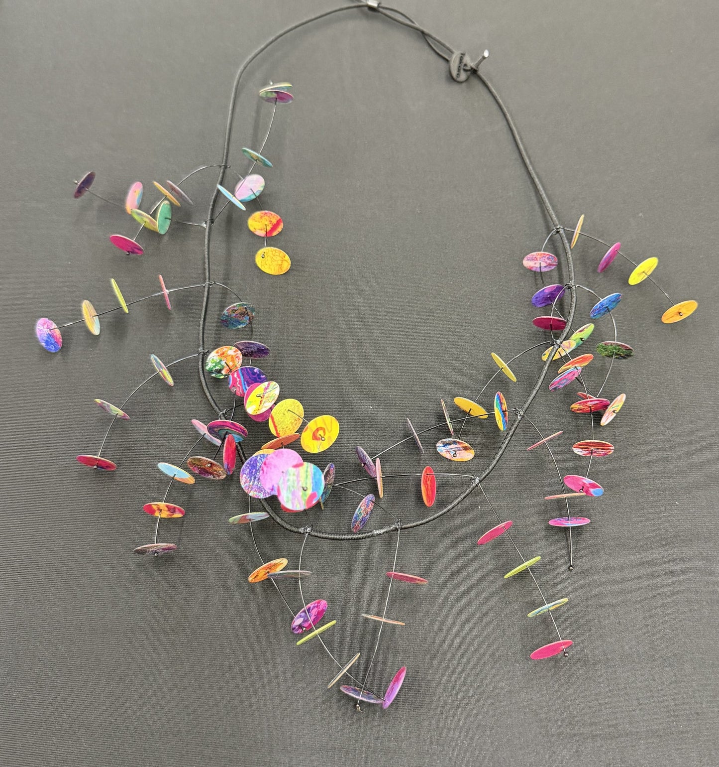 Takara Multicolor small circle necklace