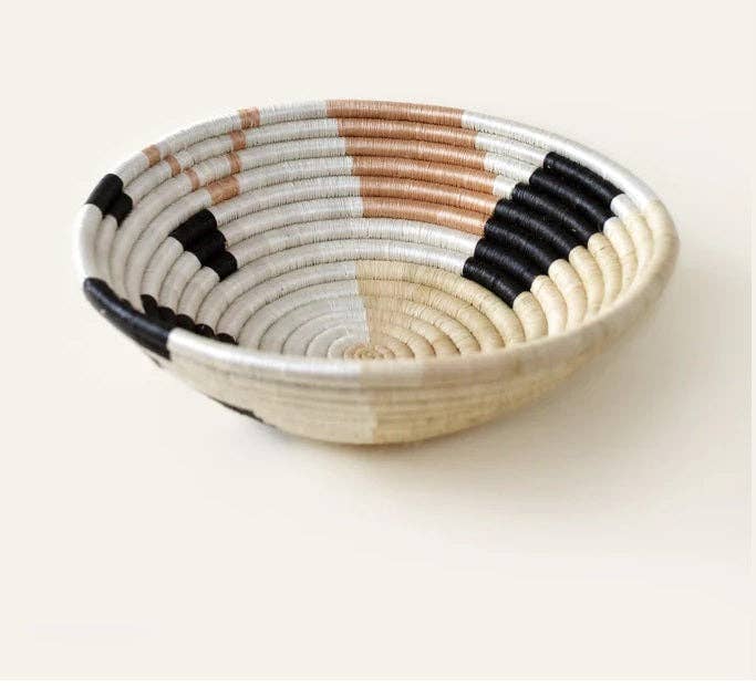 African  Rwanda Woven Basket - Abstract form Plateau White: 12" x 3"